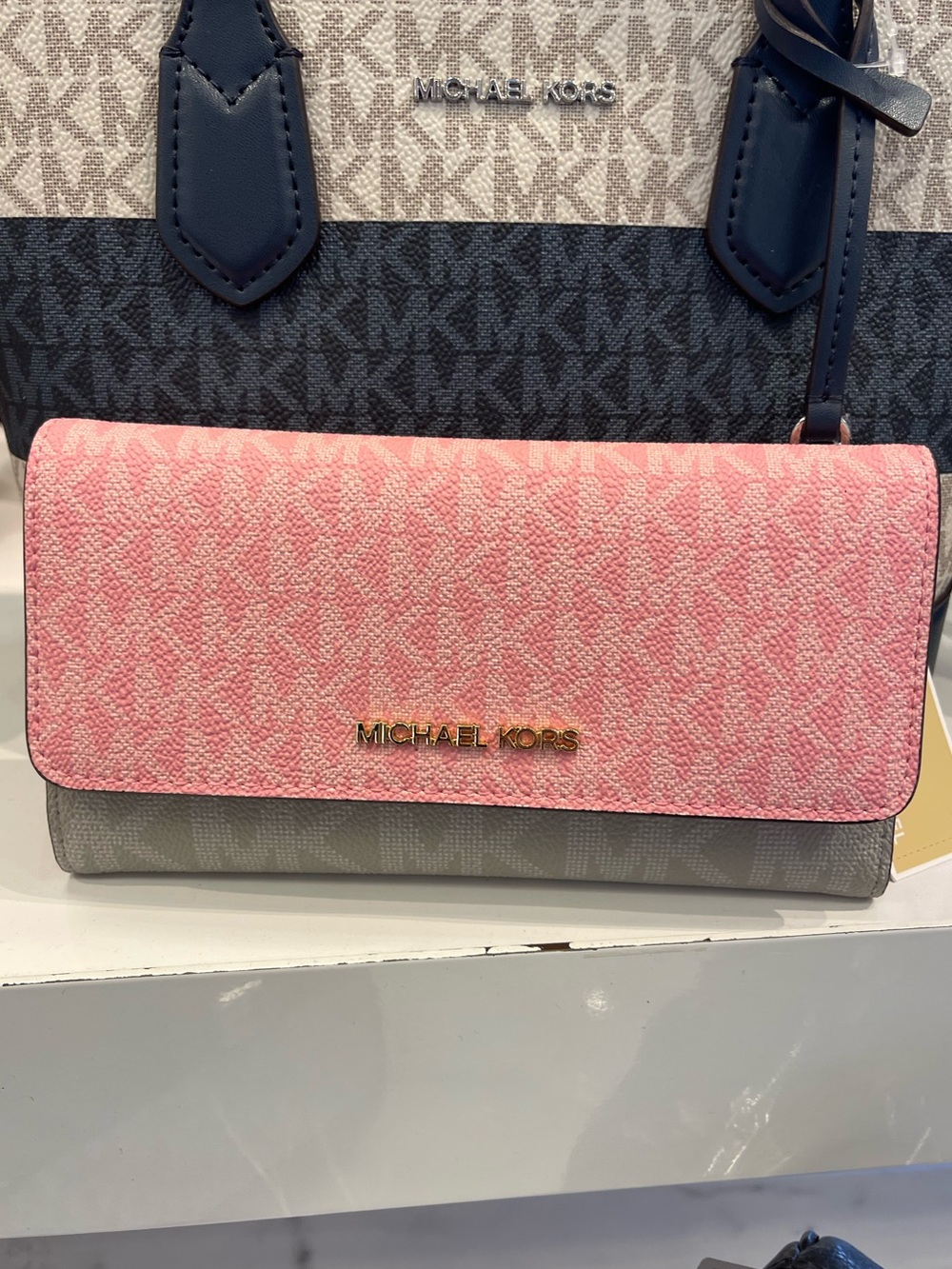 Michael Kors Jet Set Travl Signature Logo Tri-Fold Wallet Trifold 
Carnation
NWT